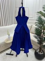 فستان أزرق ملكي بتصميم أنيق وعصري للمناسبات الراقي...