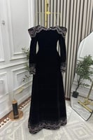 فستان جوخ فخم بأطراف كلفة ورود