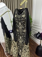 جلابية ملكية فاخرة بتطريز ذهبي ساحر وإطلالة شرقية...