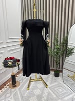 فستان أسود أنيق أوف شولدر بخامة باربي