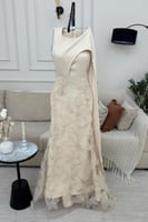 فستان سهرة أنيق مع وشاح تل مطرز - فساتين فخمة