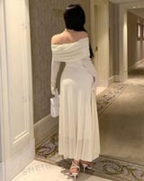 فستان أوف وايت أنيق بتصميم مكشوف الكتفين وأكمام طو...