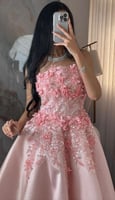 فستان وردي فخم بتطريز ورود