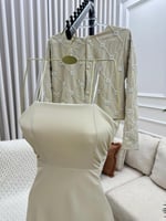 فستان ناعم مع ستره باللون الكريمي