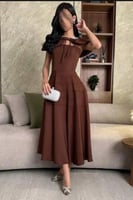 فستان بني أنيق بقصة ميدي واسعة