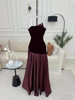 فستان سهرة طويل قماش مخمل عنابي