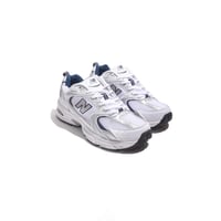 نيو بالانس رجالي ابيض في كحلي