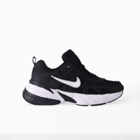 حذاء نايك أسود كلاسيكي