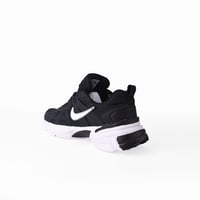 حذاء نايك أسود كلاسيكي