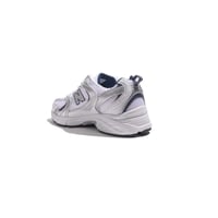 نيو بالانس رجالي ابيض في كحلي