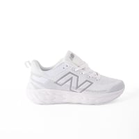 حذاء نيو بالانس الأبيض رجالي