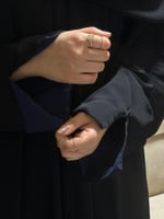 عباية بكم كحلي نص كلوش