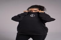 هودي أسود كتابة