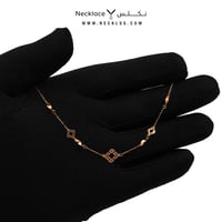 أسوارة ذهب عيار 21 لمسة أنثوية تجمع الفخامة والمعن...