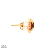 حلق ذهب عيار 21 بفص أحمر وفص أخضر ناعم (ER.5435)