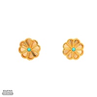 حلق ذهب عيار 21 تصميم وردة مع فص فيروزي فاخر (ER.5...