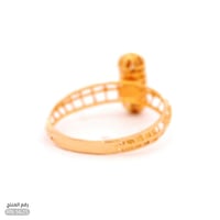 خاتم ذهب عيار 21 بنقوش تلامس الفخامة (RN.5625)