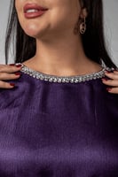 بدله فاخرة بلون ملكي ناعم