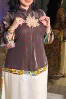 جلابيه بـ تصميم و ألوان فاخرة