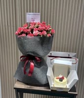 بوكيه بيبي روز تغليف قماش مع كيكه كنديرا اللذيذه