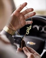 تعليقه عود للسيارة بالاسم فاخره