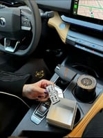 ميدالية برقم لوحة السياره والاسم