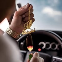 تعليقة سيارة عود فاخرة بالاسم والدعاء