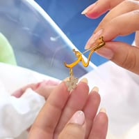 بروش للأطفال بالاسم مع ورده