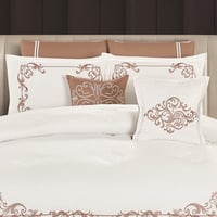 مفرش لارا نفرين ٨ قطع مطرز كامل