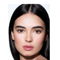 عدسات لاصقة ملونة من لنس مي -ديت