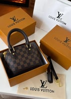 شنطة لويس درجة أولى