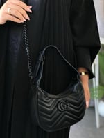أسود