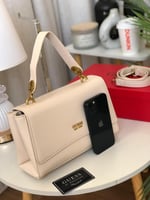 شنطة جيس -GUESS