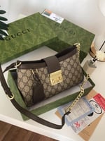 شنطة درجة أولى مستوحاه من قوتشي