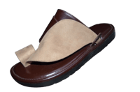 حذاء وطني مخمل