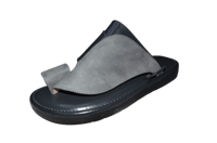 حذاء وطني مخمل