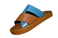 حذاء بتصميم اكس