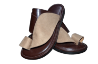 حذاء وطني مخمل