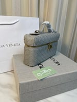 حقيبة بانغ بانغ فانيتي الجلدية من بوتيغا فينيتا