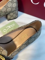 حذاء GG سوبريم بلوندي 55 من قوتشي - بيج مع بني