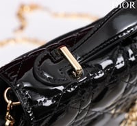 حقيبة ماي ديور صغيرة 21 سم جلد أسود لامع بنقشة كان...