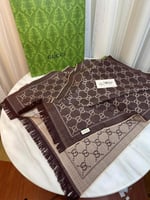 وشاح صوف بشعار GG مطرز من قوتشي