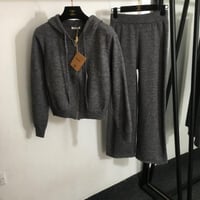 بيجاما رياضية شتوية بنطال وهودي من ميو ميو