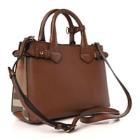 حقيبة توت بانر من بيربري - بني