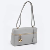 حقيبة لورو بيانا بمقبض علوي - لون رمادي أنيق