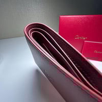 محفظة موست دو كارتييه باللون البرغندي