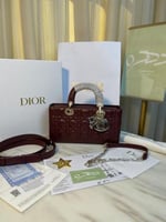 حقيبة يد وكتف الجلدية ليدي دي جوي من ديور مقاس 26...