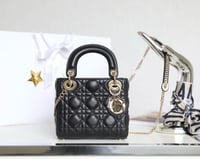 شنطة ليدي ديور مات 17 سم - أسود