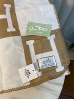 بطانية هيرمس أفالون مع غطاء مخدة - جملي