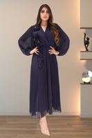 فستان طويل شيفون بكسرات بليسيه